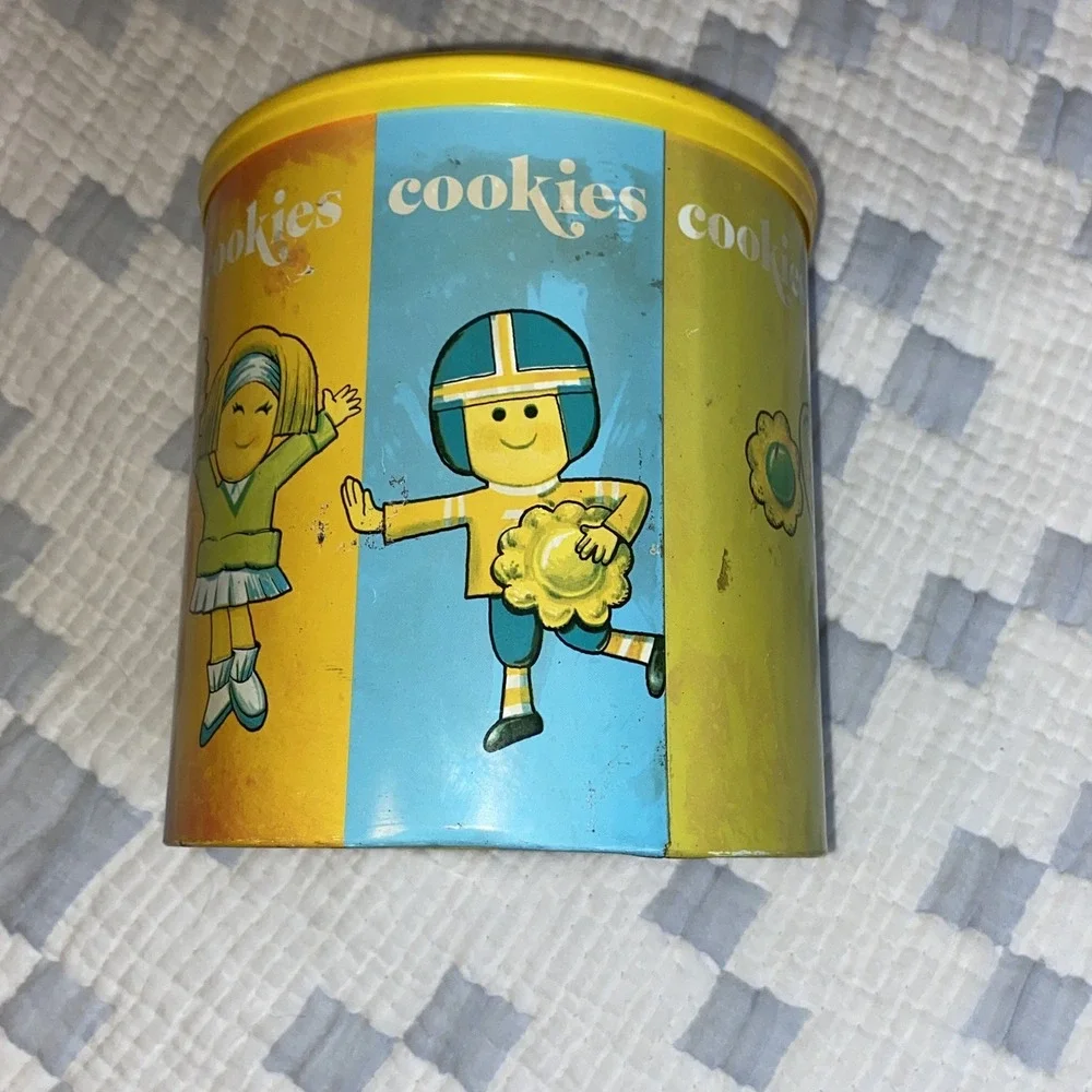 Cheinco Vintage Metal Cookie Canister Sports themed good‎ condition some patina
